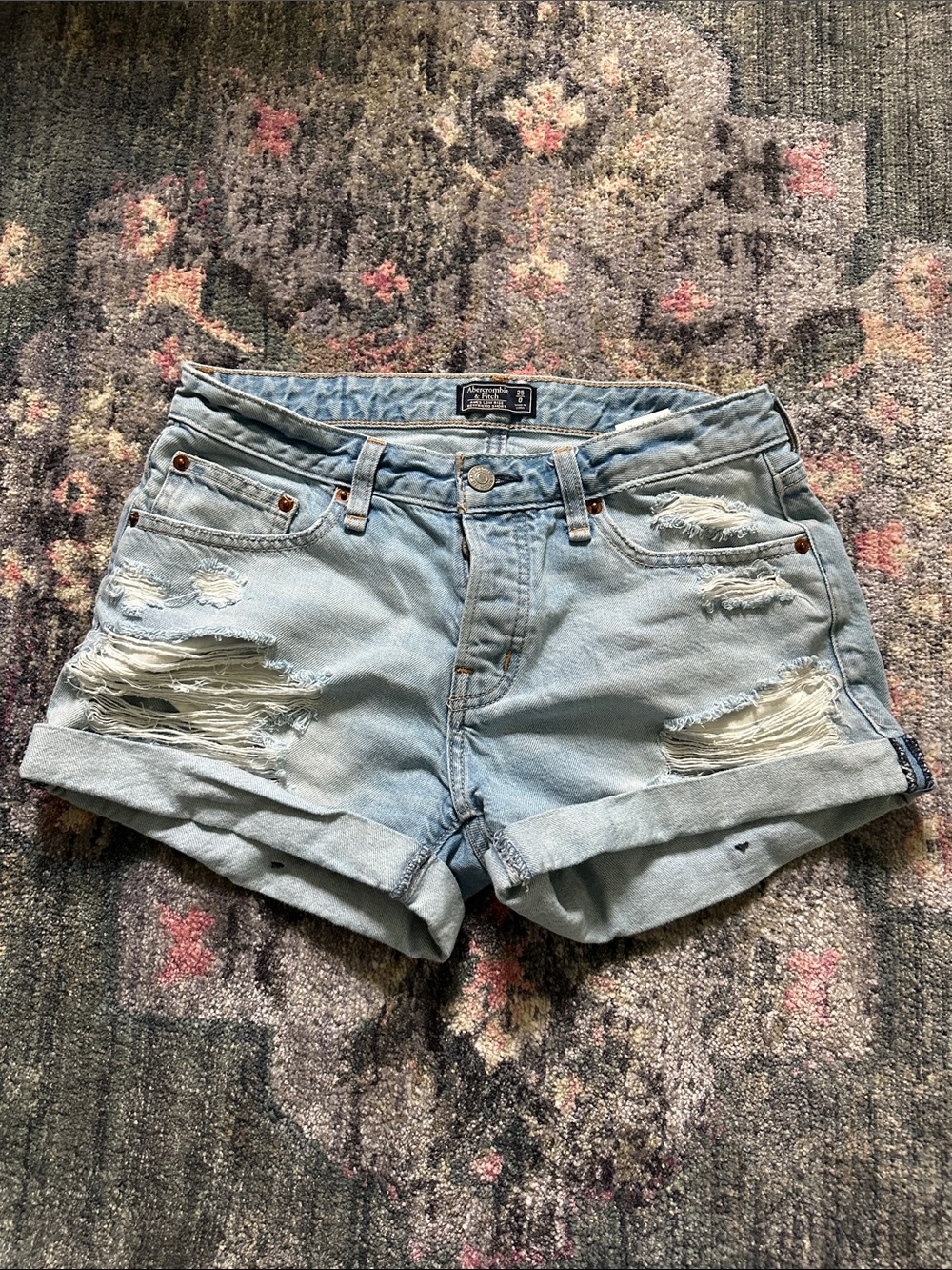 Abercrombie & Fitch Ames Low Rise Light Blue Distressed Boyfriend Denim Shorts 0